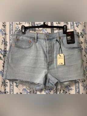 Levi's Premium 501 Women’s Button Fly Denim Shorts NWT